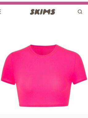 SKIMS Hot Pink Short Sleeve Crop Tee! EUC! Stunning color! XS